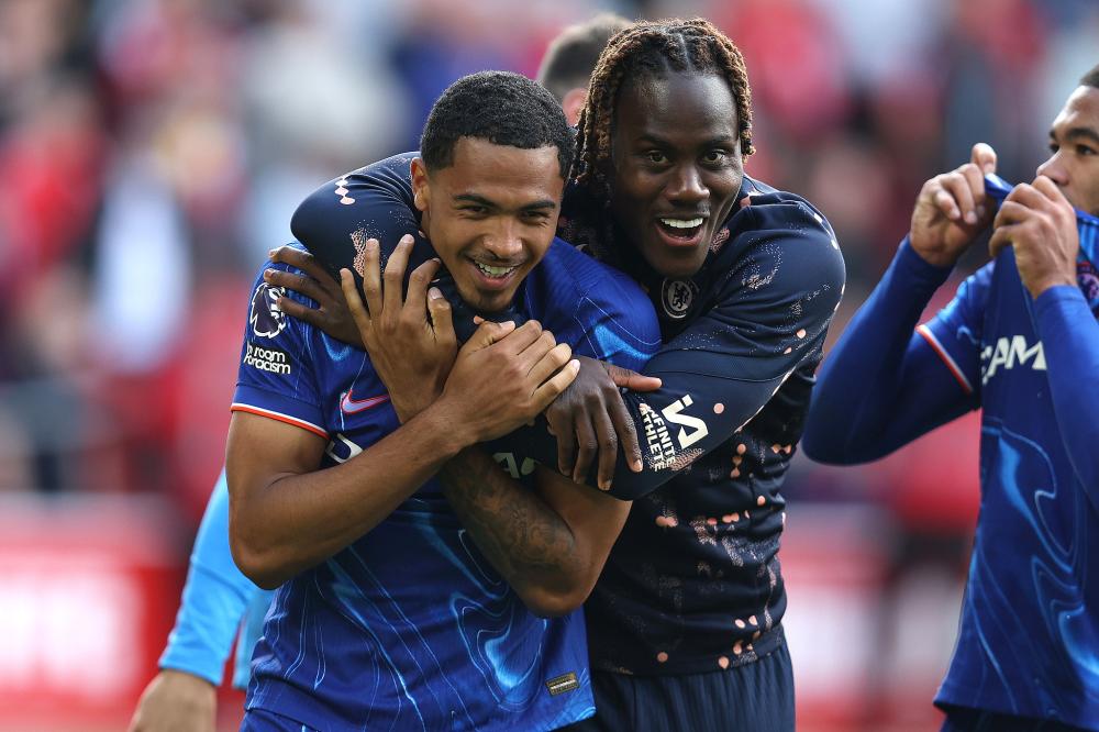 欧冠淘汰赛门票暴涨引发球迷抗议